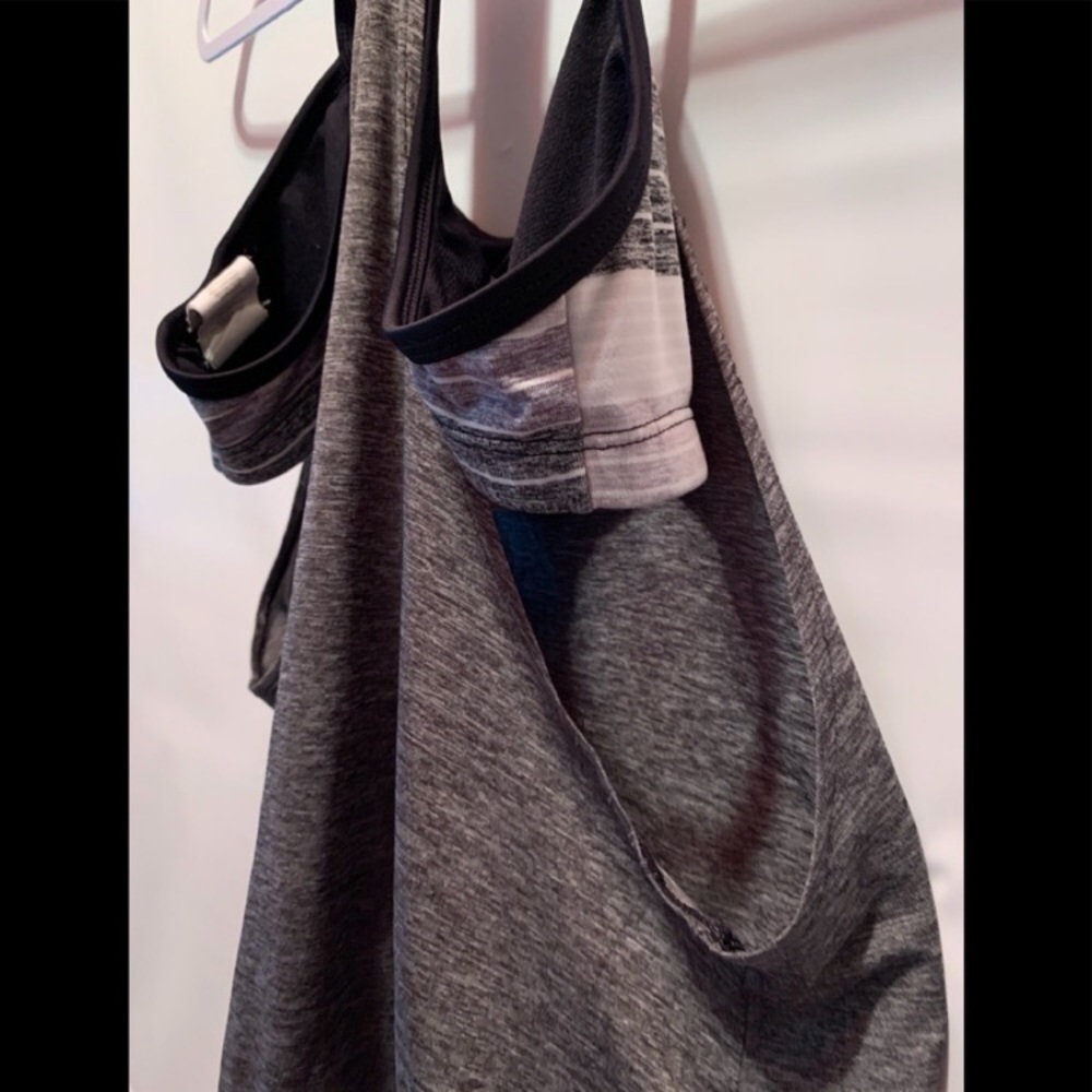 NIKE Women’s Workout Top - Picture 6 of 7